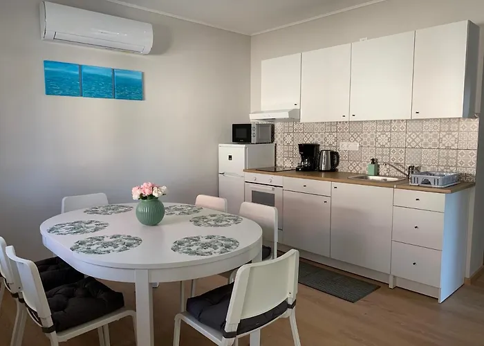 Otthon A Balatonon Vendeghaz 凯斯特海伊