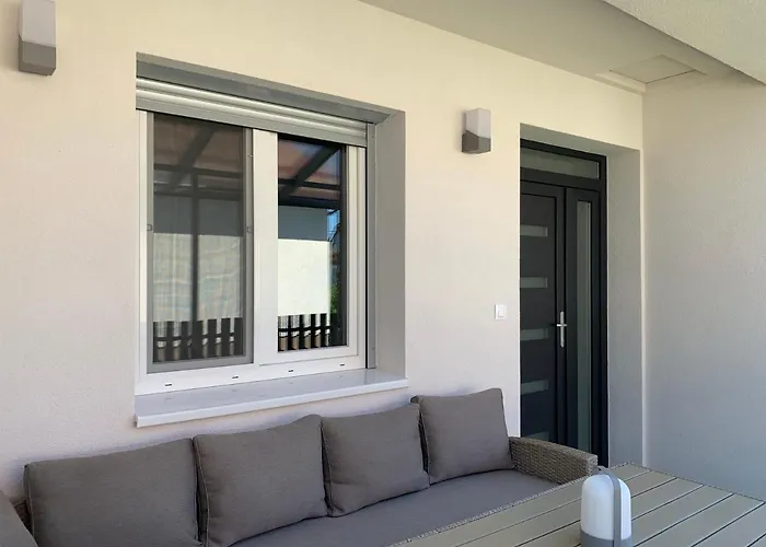 Otthon A Balatonon Vendeghaz 度假居